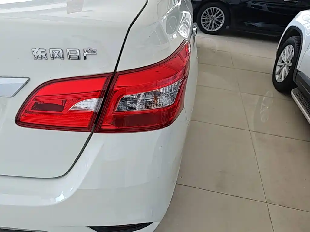 Nissan Sylphy — миниатюра 8