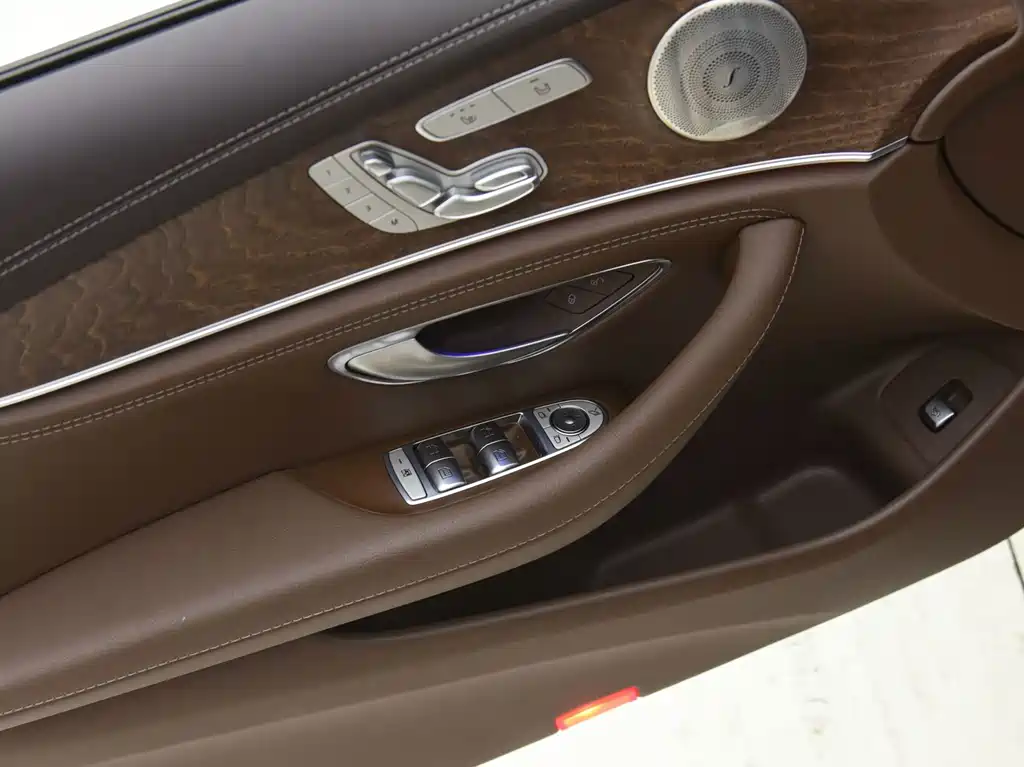 Mercedes-Benz E-Class — миниатюра 14