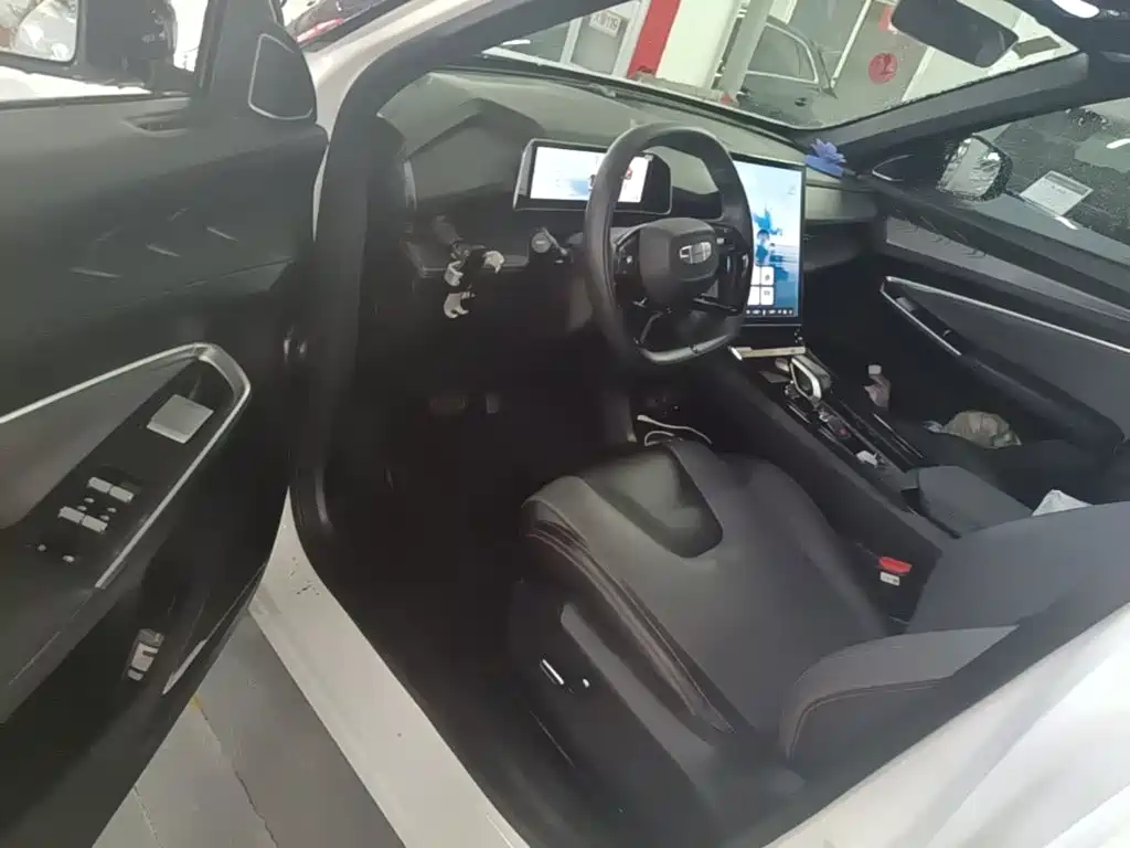 Geely Boyue — миниатюра 16