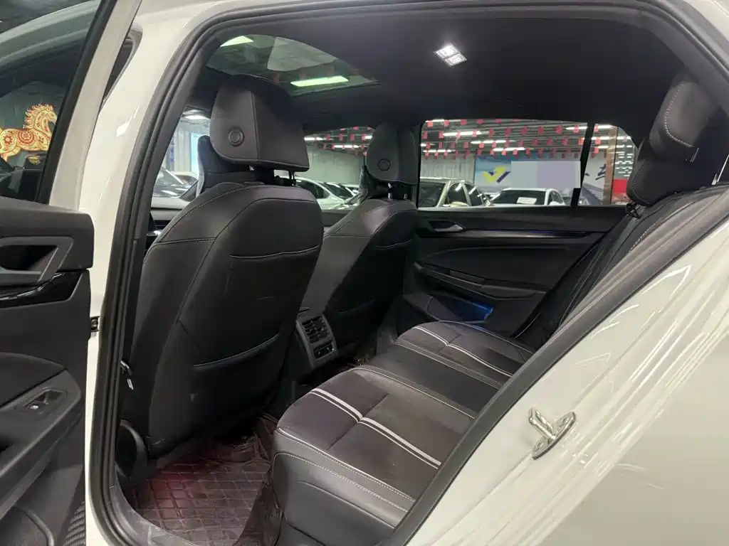 Volkswagen Golf — миниатюра 6