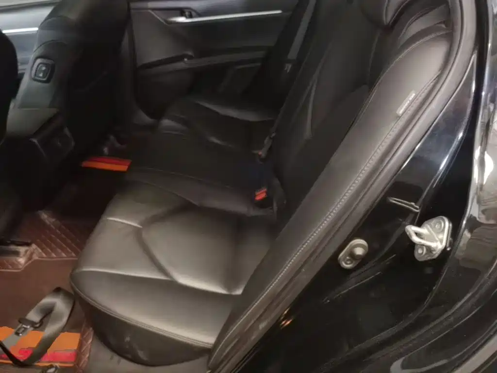 Toyota Camry — миниатюра 17