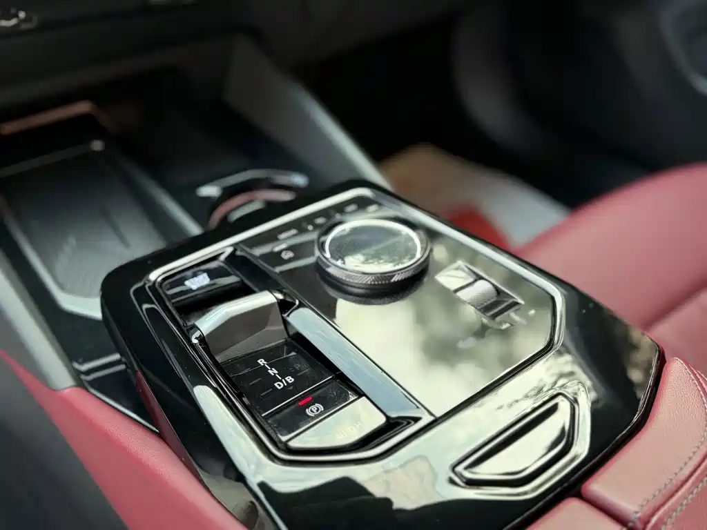 BMW i5 — миниатюра 20