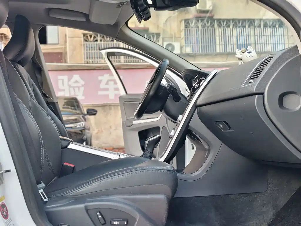 Volvo XC60 — миниатюра 13