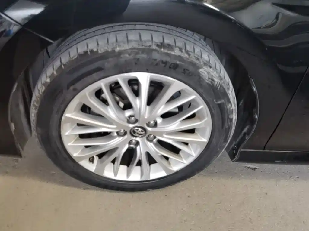 Toyota Camry — миниатюра 23