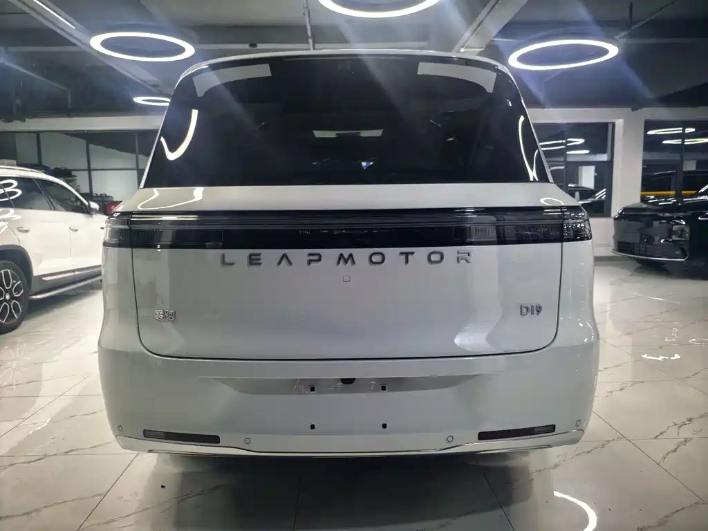 Leapmotor Leapmotor D19 — миниатюра 5
