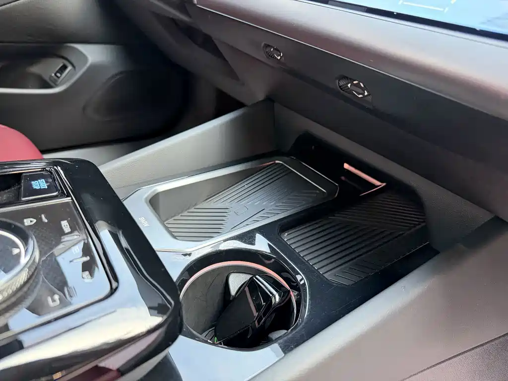 BMW i5 — миниатюра 13