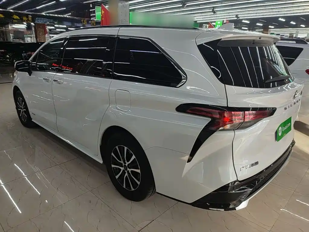 Toyota Sienna — миниатюра 5