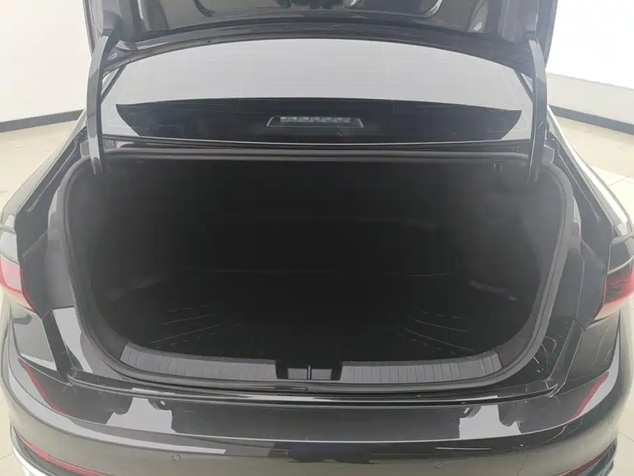 Volkswagen Sagitar — миниатюра 4