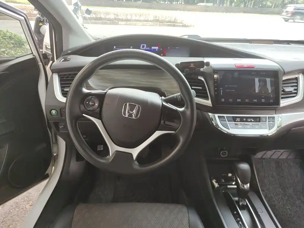 Honda Jade — миниатюра 6