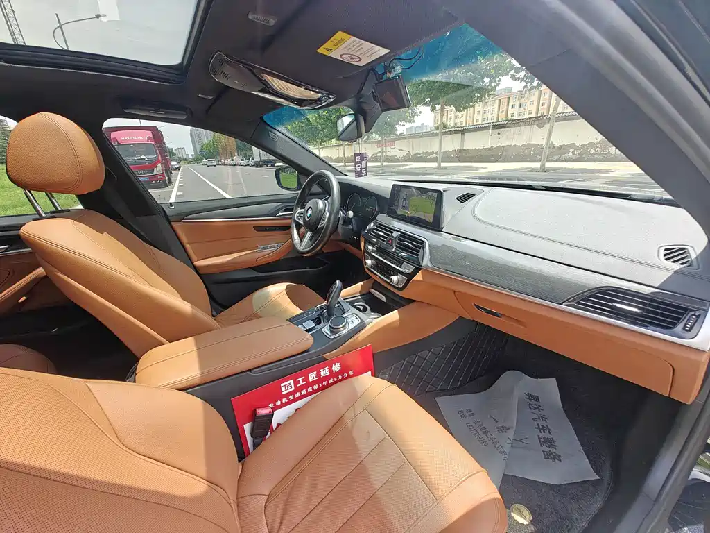 BMW 5 Series — миниатюра 7