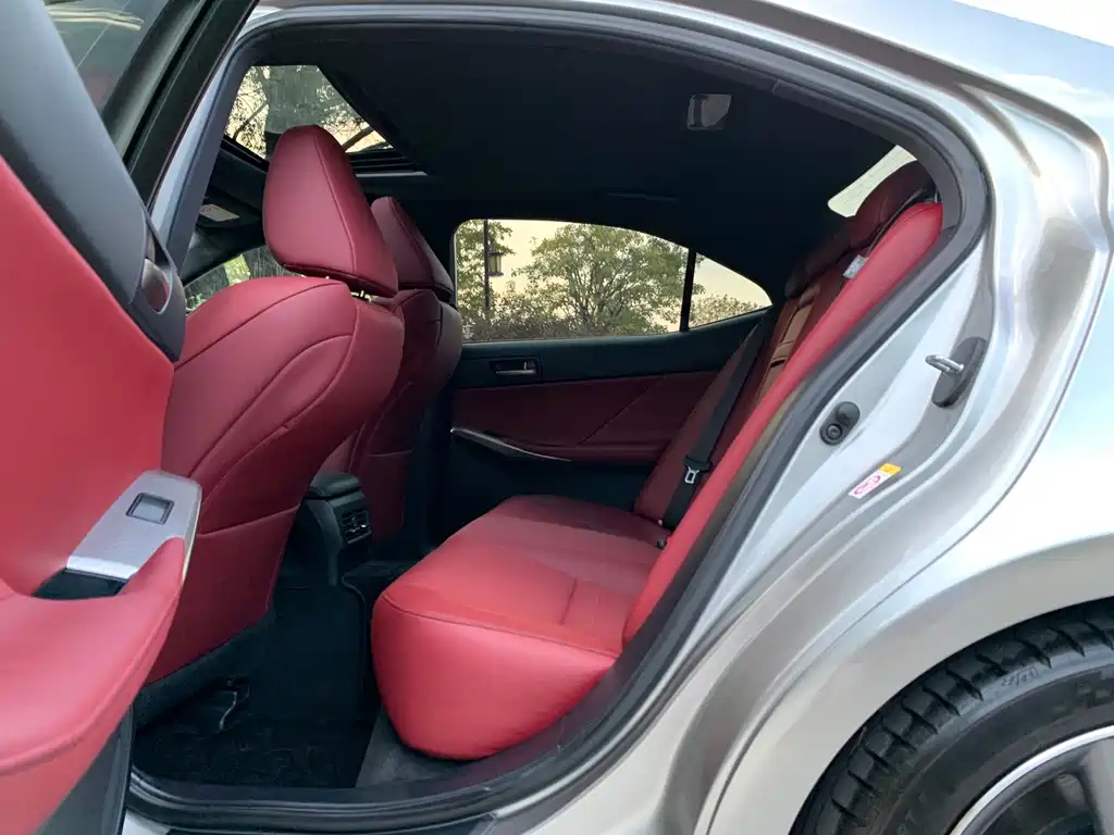 Lexus IS — миниатюра 5