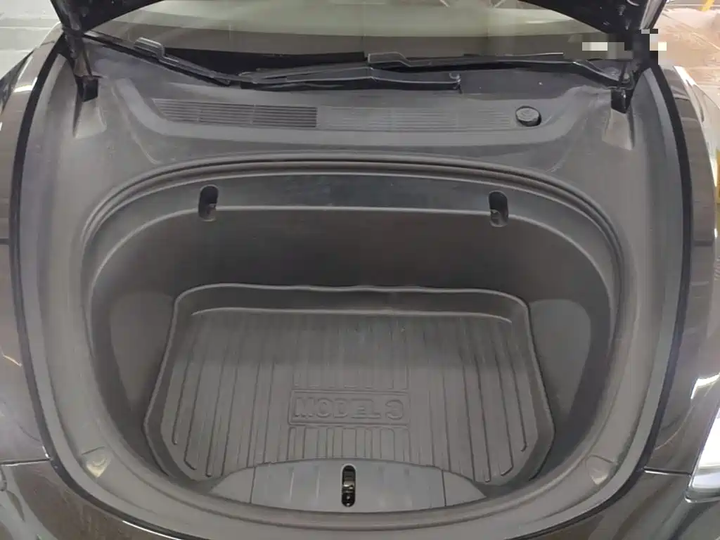 Tesla Model 3 — миниатюра 20