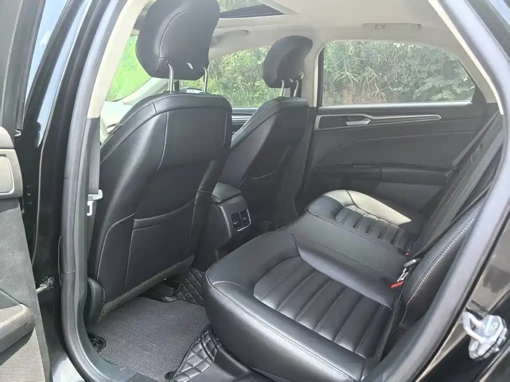 Ford Mondeo — миниатюра 5