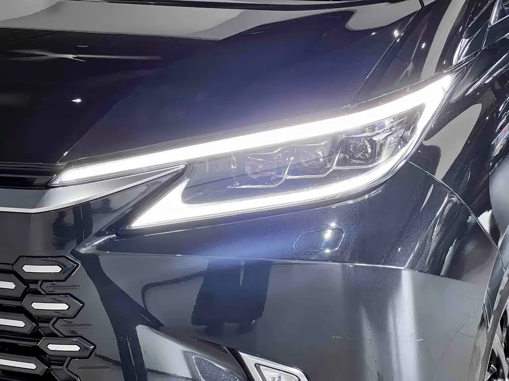Lexus LM — миниатюра 8
