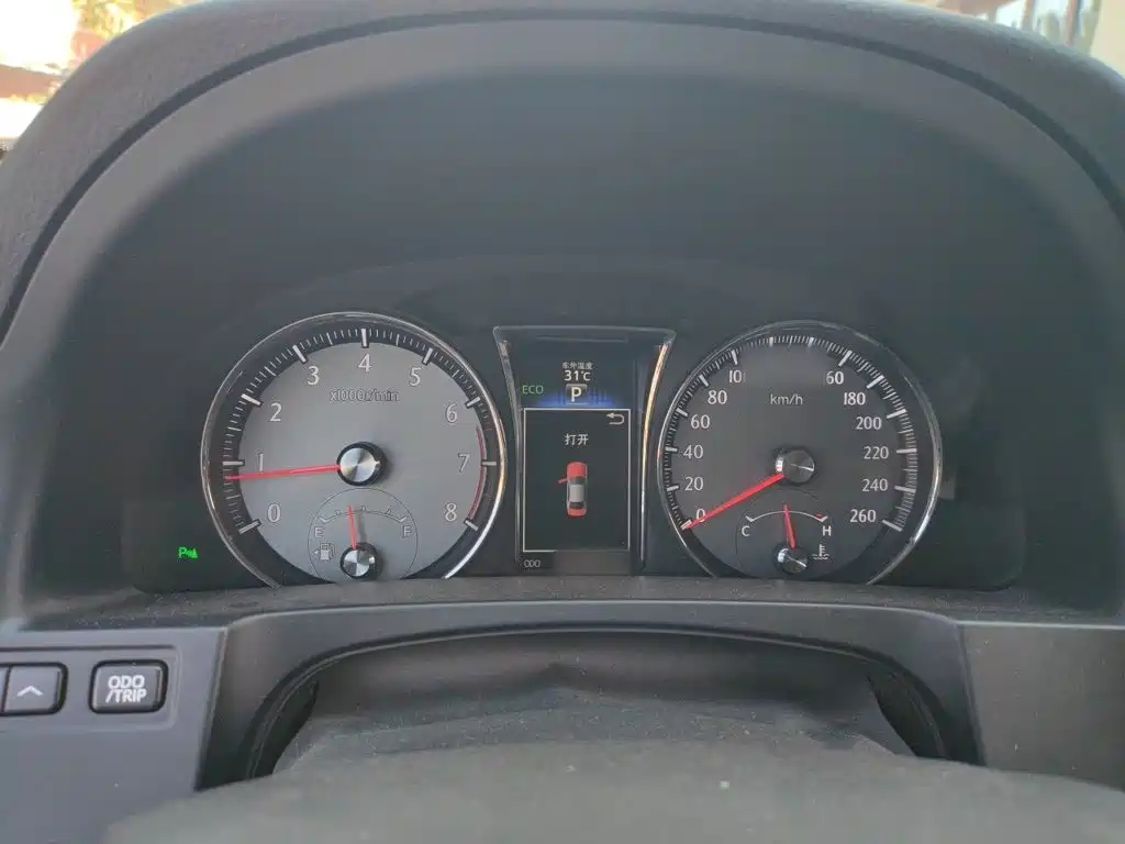 Toyota Crown — миниатюра 4