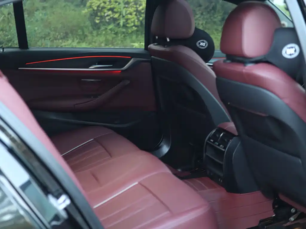 BMW 5 Series — миниатюра 28