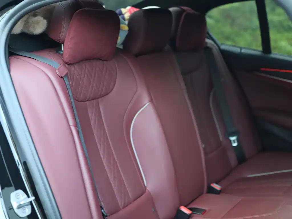 BMW 5 Series — миниатюра 29