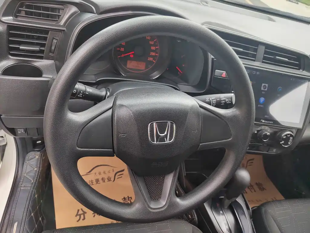 Honda Fit — миниатюра 10