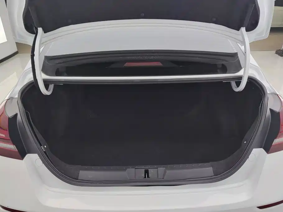 Geely Emgrand — миниатюра 4