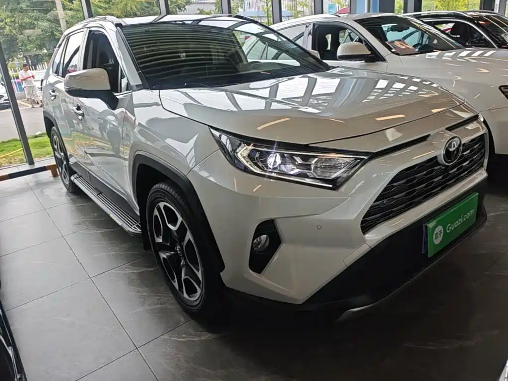 Toyota RAV4 — миниатюра 4