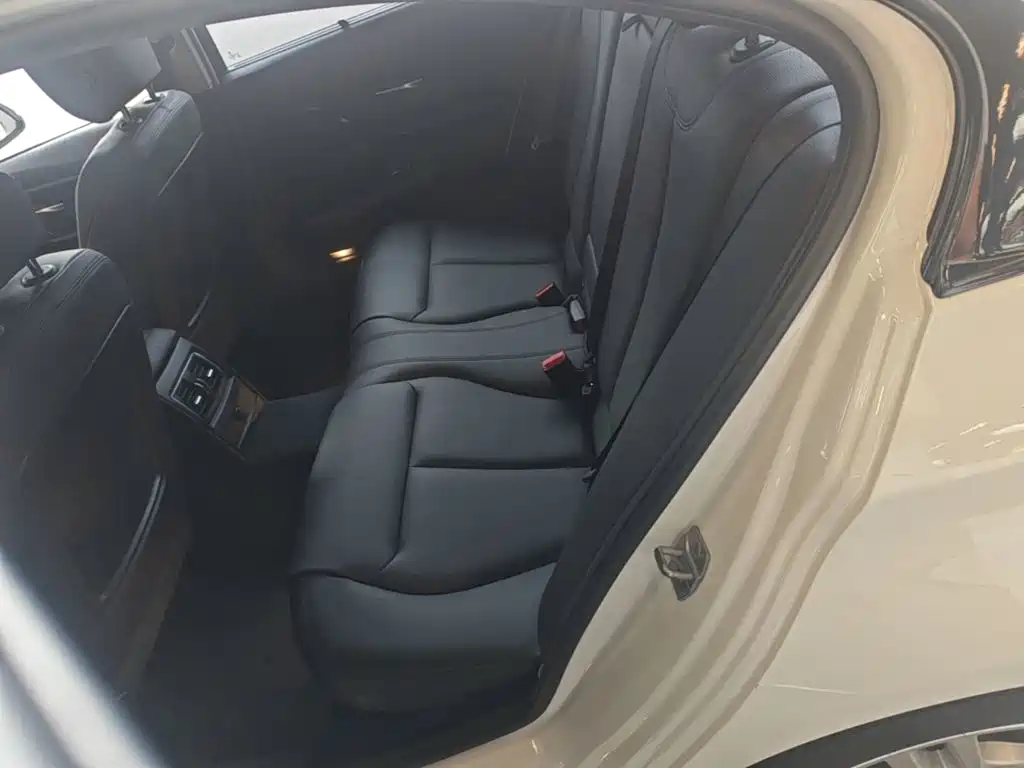 BMW 3 Series — миниатюра 17