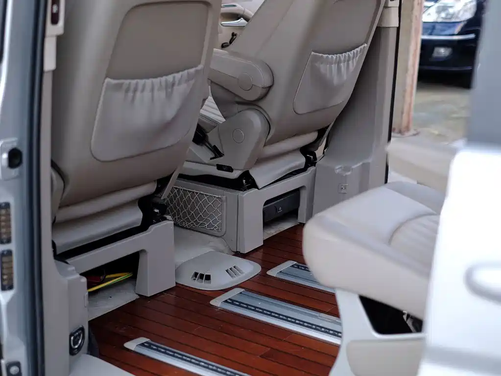 Mercedes-Benz Viano — миниатюра 30