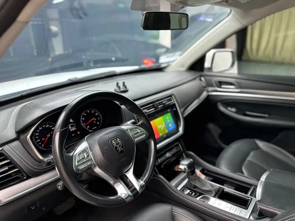 Roewe RX8 — миниатюра 4