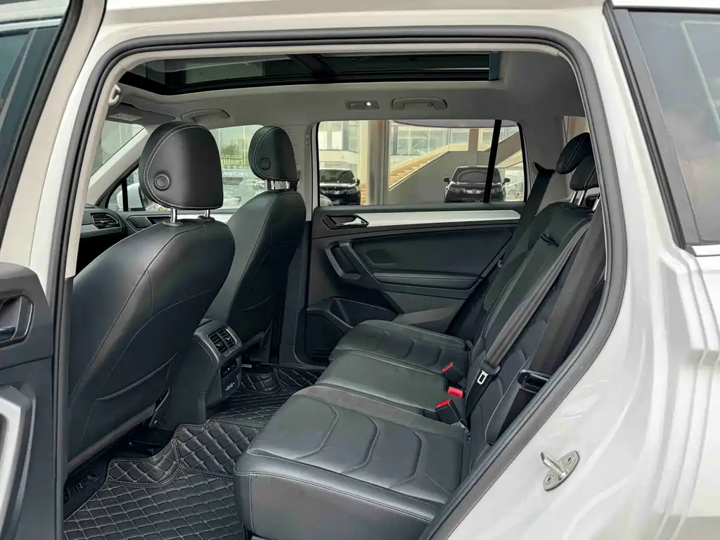 Volkswagen Tiguan L — миниатюра 6