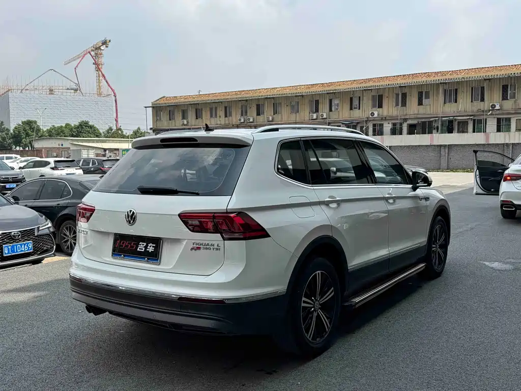 Volkswagen Tiguan L — миниатюра 9