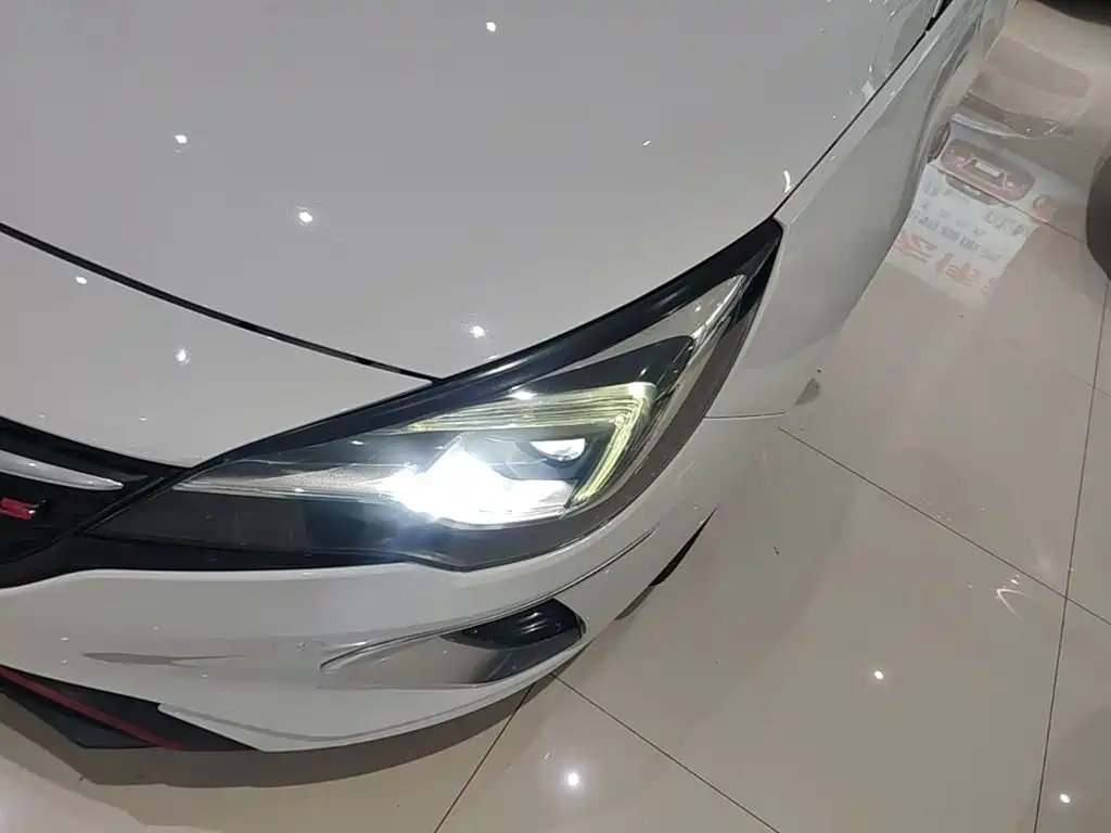 Buick Verano — миниатюра 24