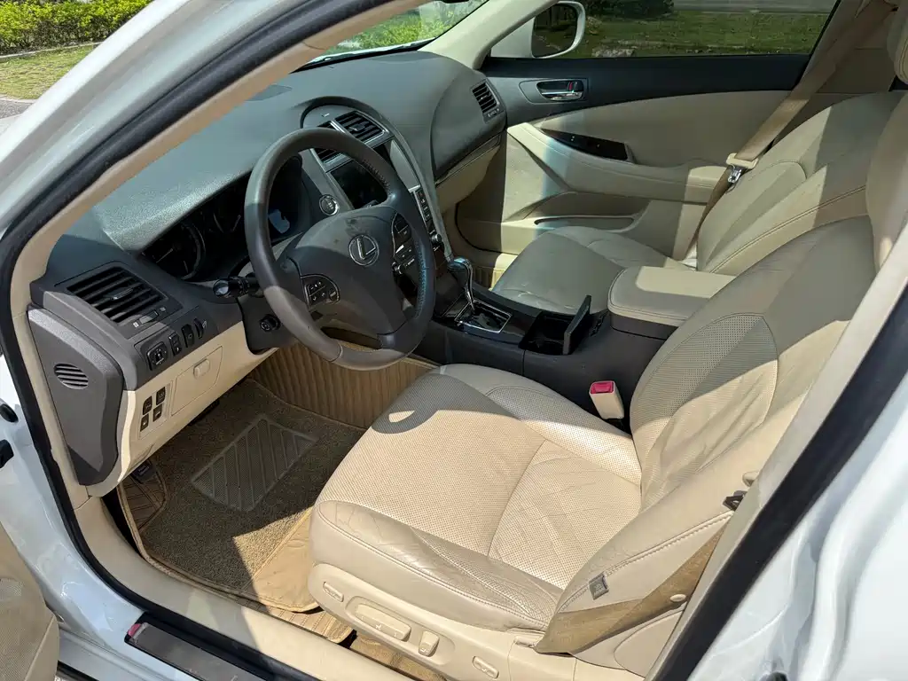 Lexus ES — миниатюра 11