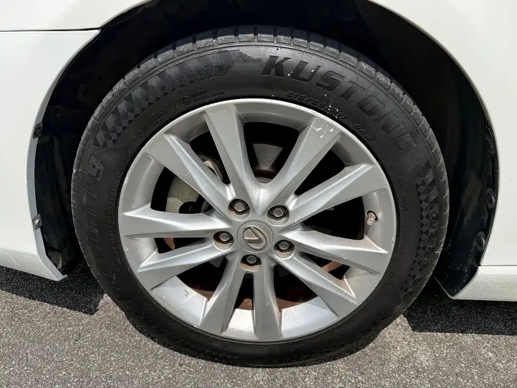 Lexus ES — миниатюра 16