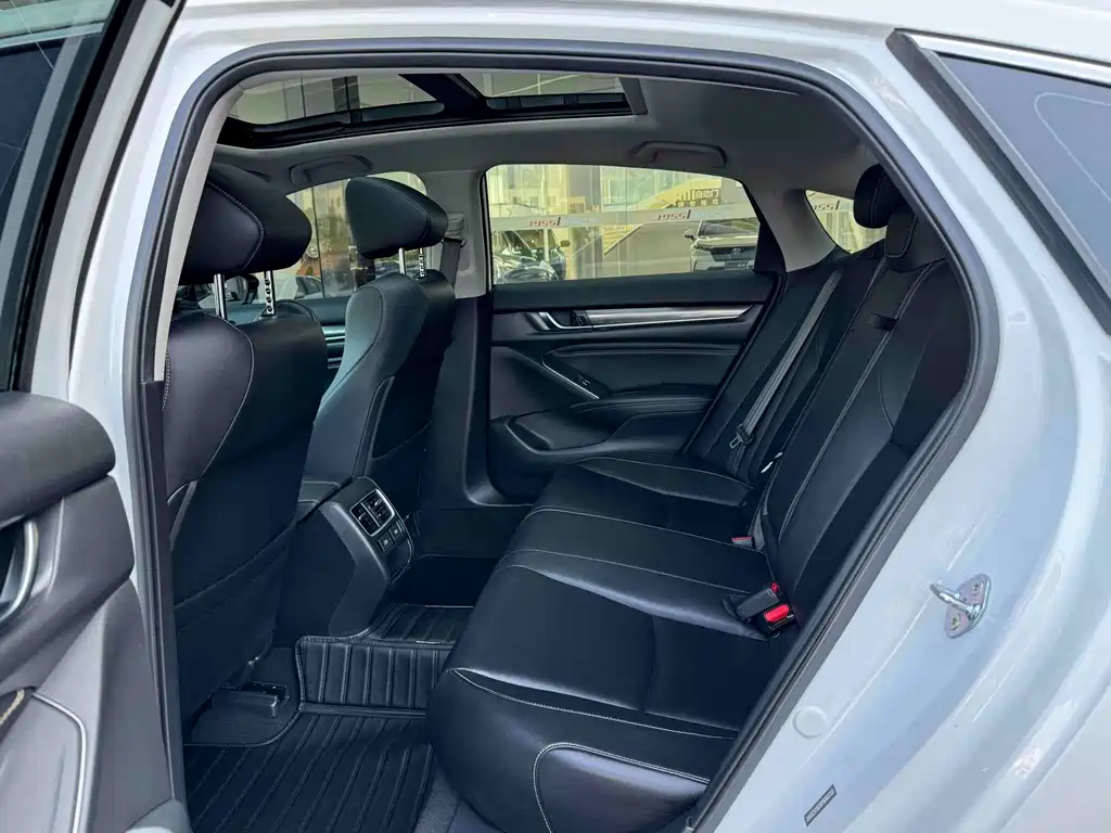 Honda Accord — миниатюра 6