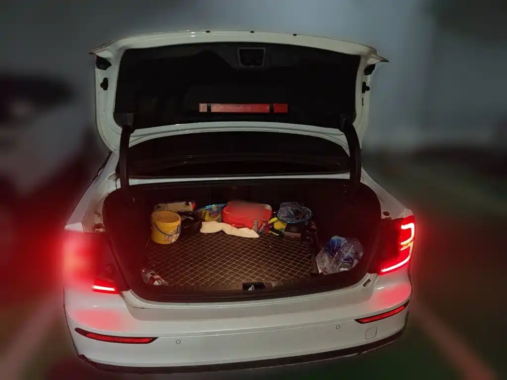 Volvo S60 — миниатюра 20