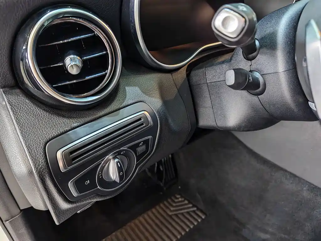 Mercedes-Benz C-Class — миниатюра 15