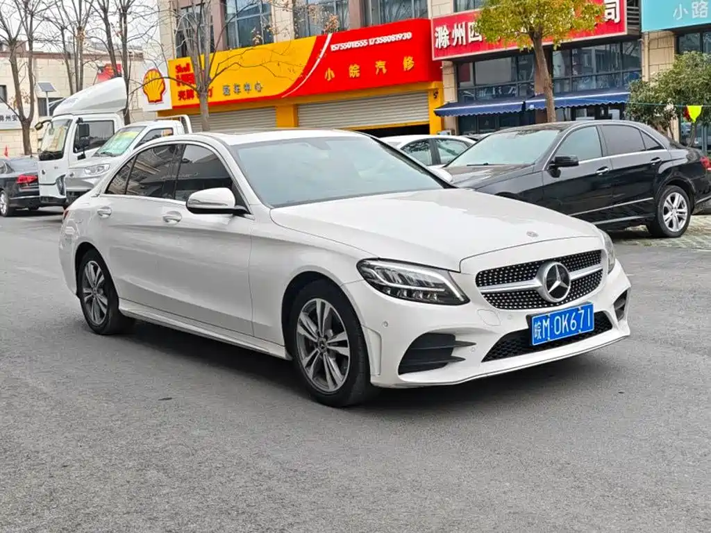 Mercedes-Benz C-Class — миниатюра 3