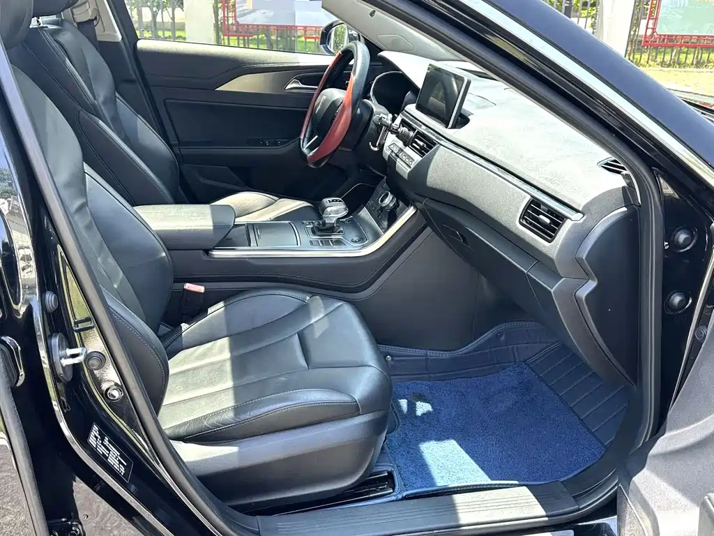 Hongqi Hongqi H5 — миниатюра 4