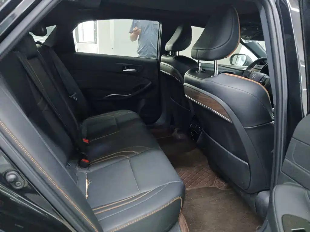 Toyota Avalon — миниатюра 10