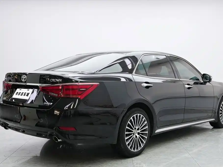 Toyota Crown — миниатюра 17