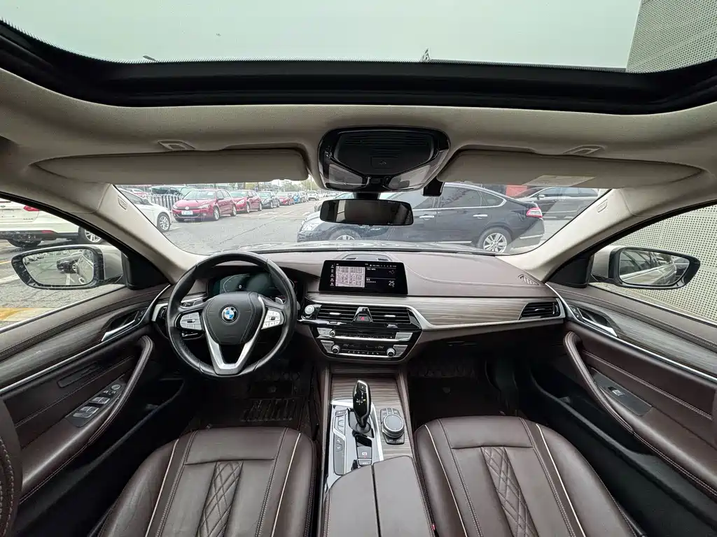 BMW 5 Series — миниатюра 20