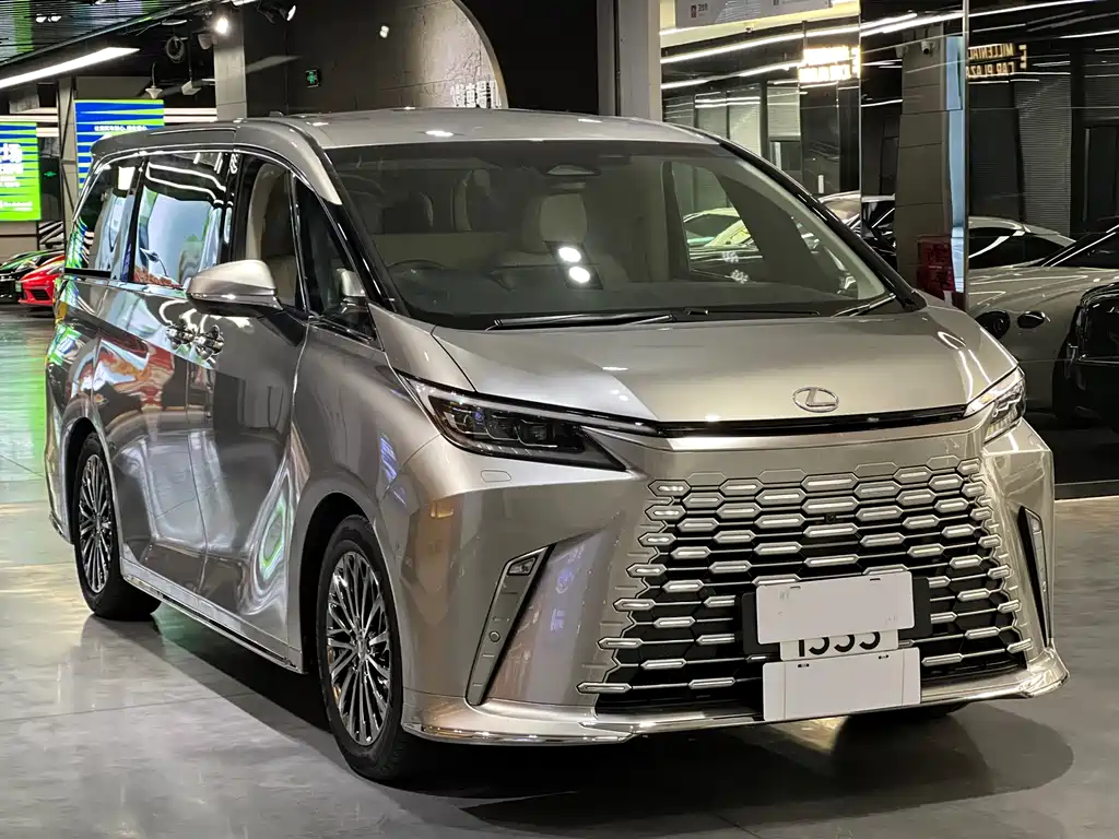 Lexus LM 2025 350h мест