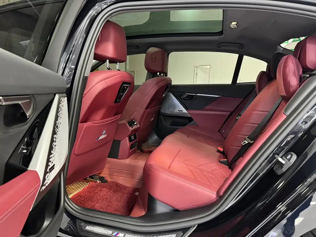 BMW 5 Series — миниатюра 6