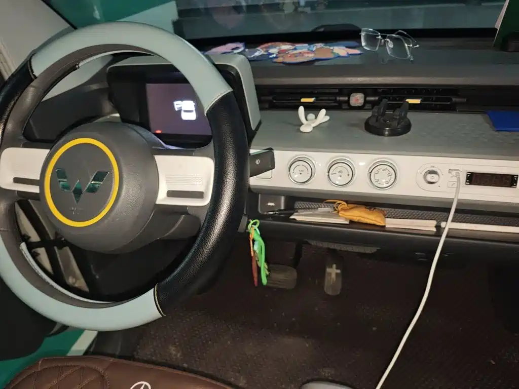 Wuling MINIEV — миниатюра 20