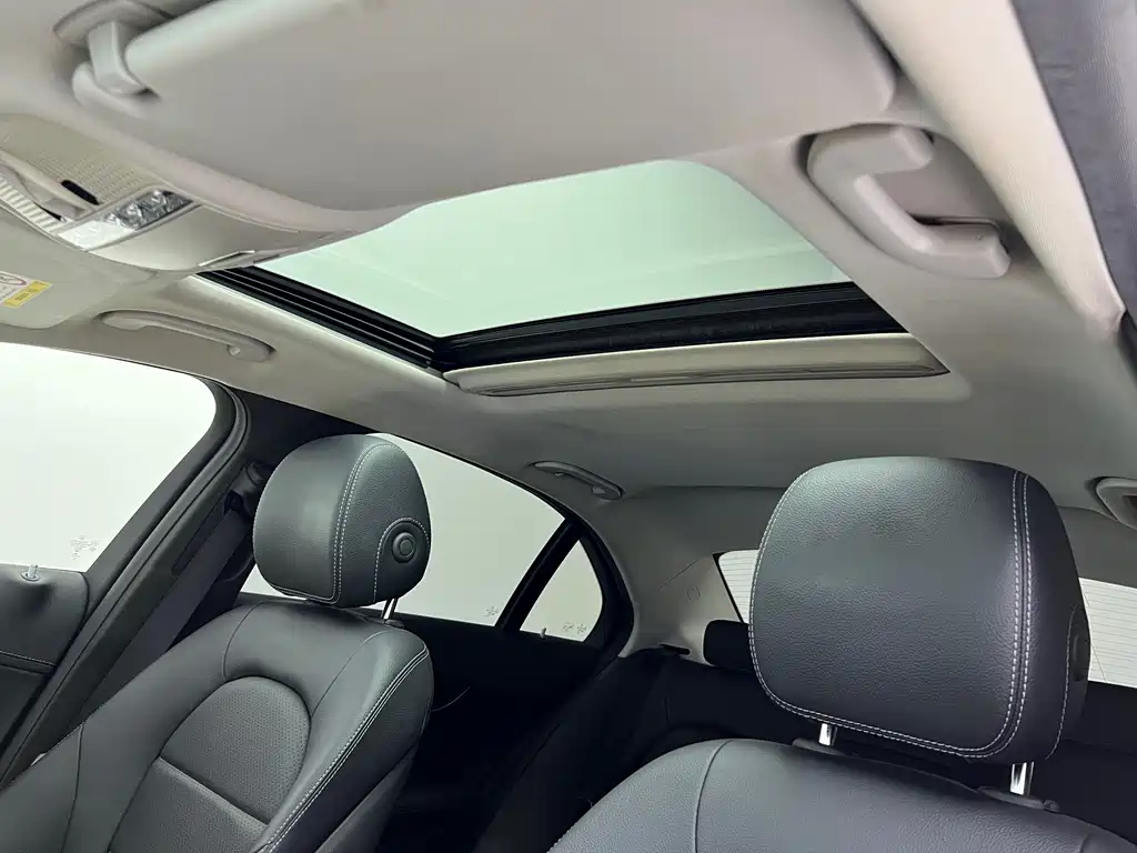 Mercedes-Benz C-Class — миниатюра 22