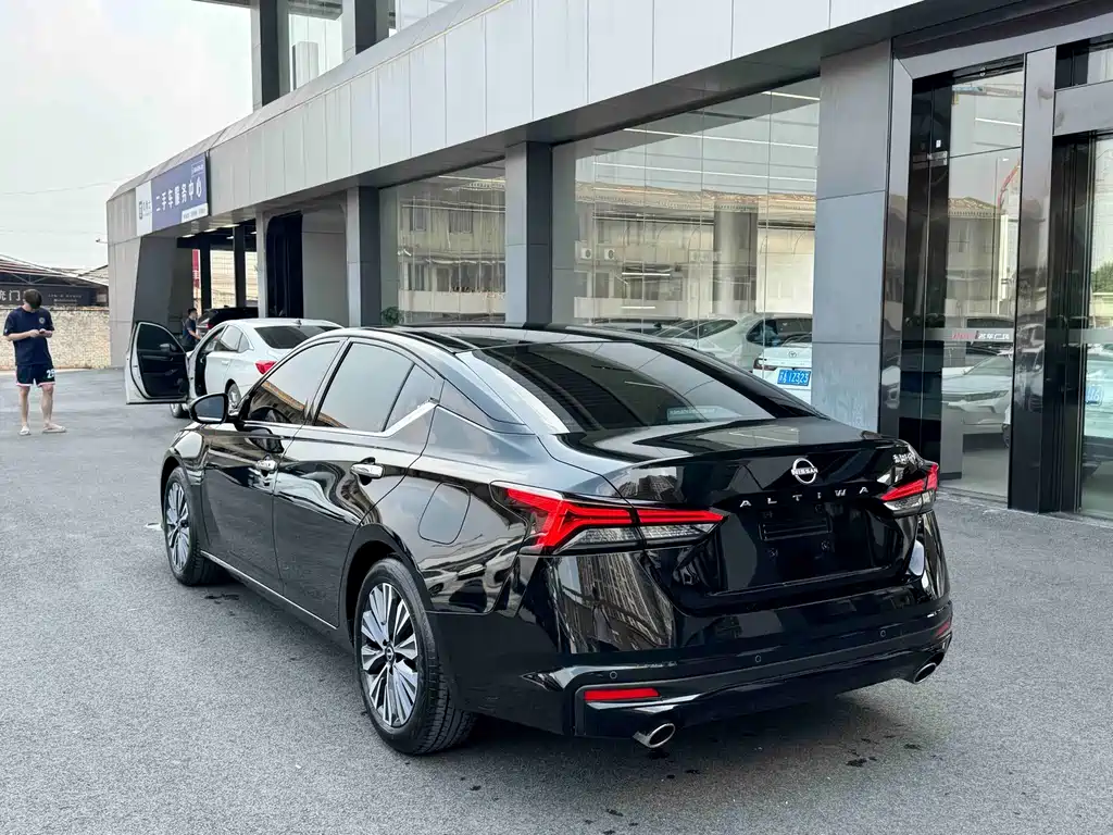 Nissan Teana — миниатюра 7