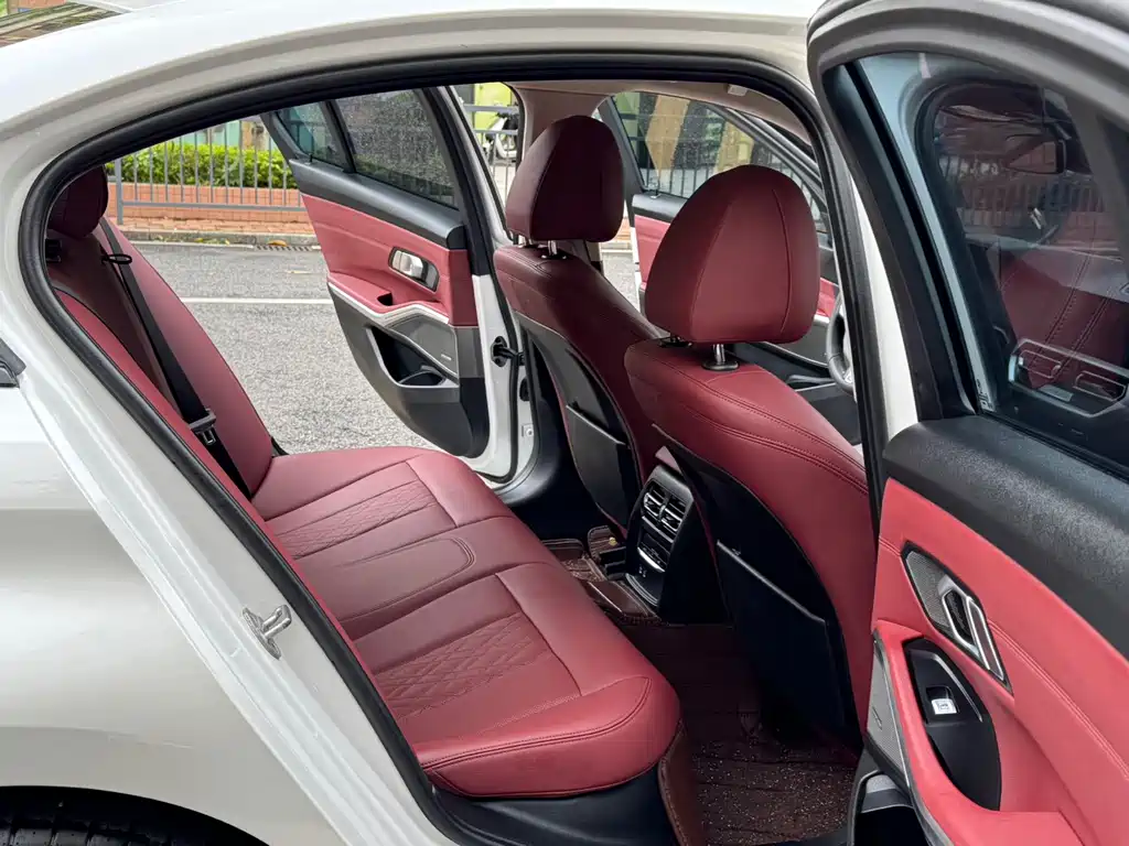 BMW 3 Series — миниатюра 10