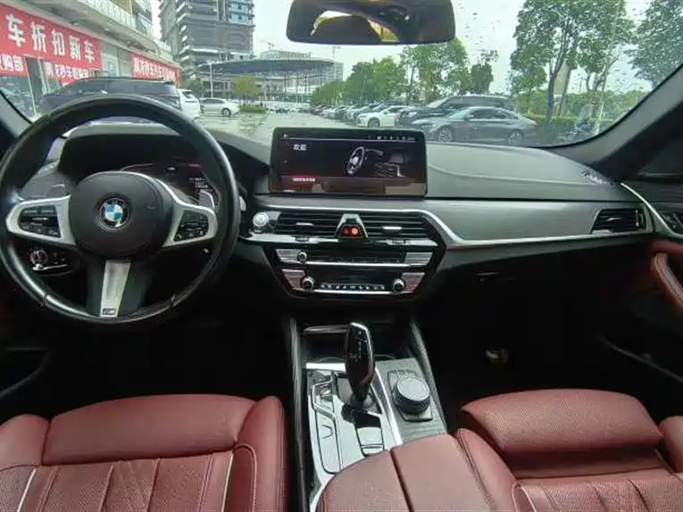 BMW 5 Series — миниатюра 6