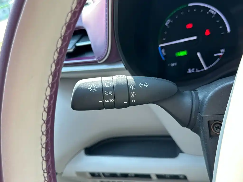 Huadong 华东牌商务车 — миниатюра 26
