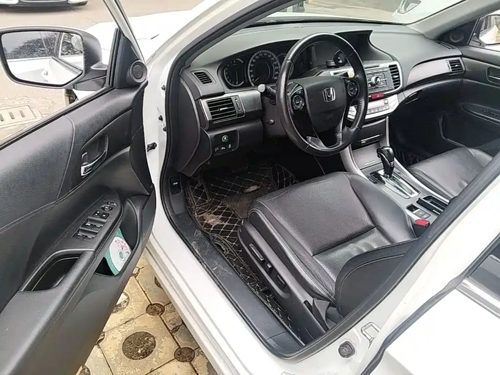 Honda Accord — миниатюра 16