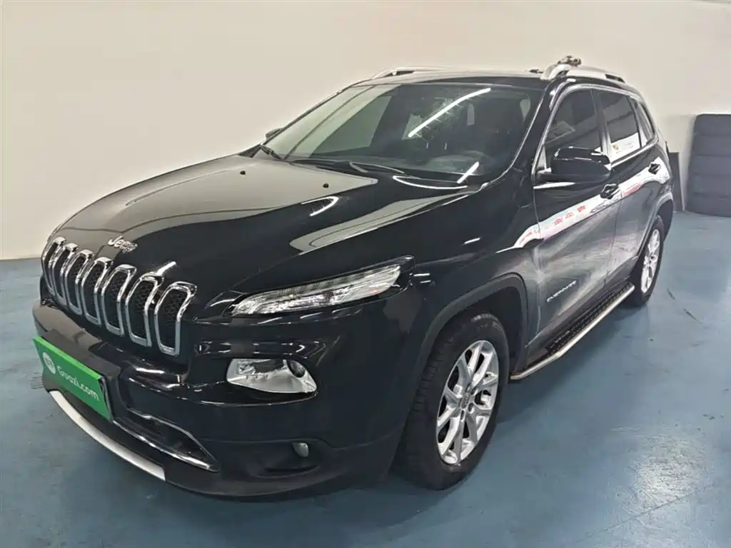 Купить Jeep Cherokee